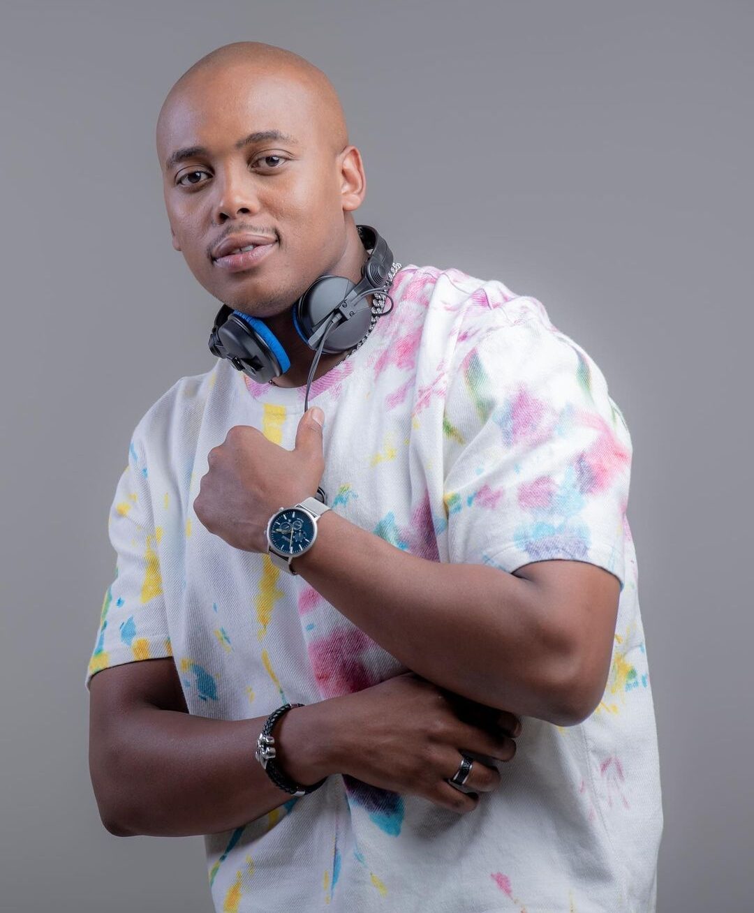 Mobi Dixon Drops a brand new empowering single titled “Siphande”.
